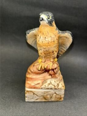 Vtg Ski Country 1979 Peregrine Falcon Bird EMPTY 2 oz Decanter CHIP Collectible